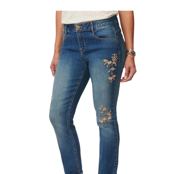 #290 ☑️Democracy Girlfriend Floral Embroidered Denim Jean - Picture 2 of 11